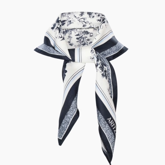 Aritzia Elite Silk Scarf. - Picture 5 of 9